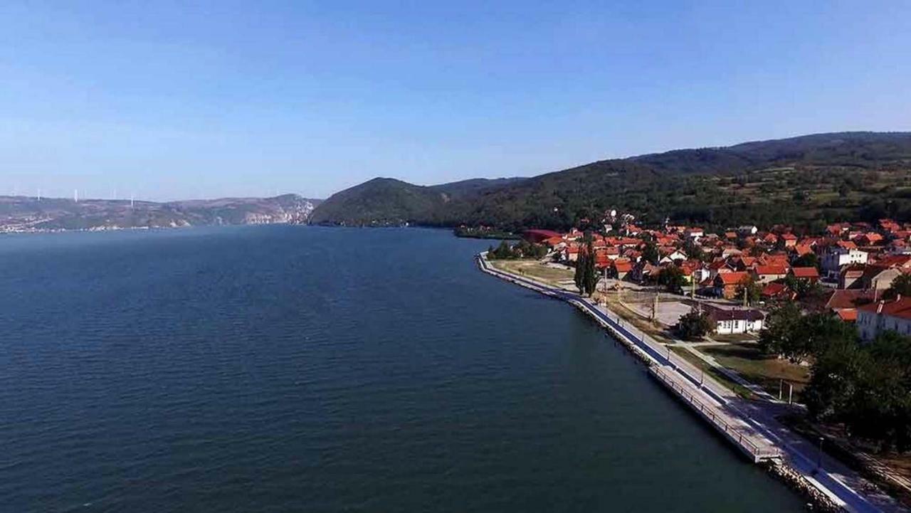 Apartments Barocco Golubac Exteriör bild